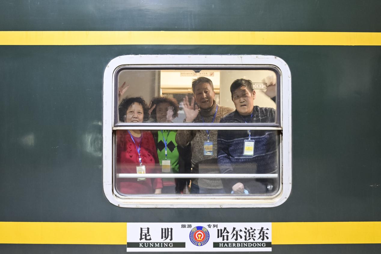 Harbin Railway opened the first special tourist train this year. Original Yong photo