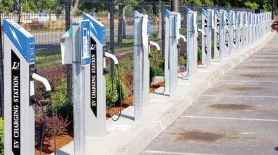 Is the hybrid car PK hybrid electric or plug-in hybrid good?