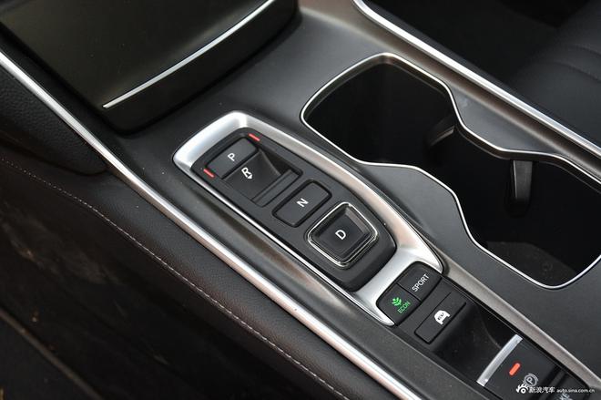 Is the hybrid car PK hybrid electric or plug-in hybrid good?